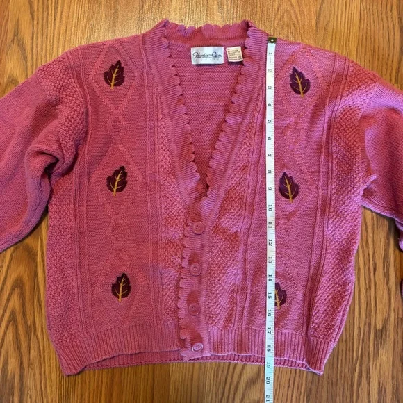 Vintage Hunter’s Glen Pink Cardigan with Leaf Detail – Size M - Picture 6 of 11
